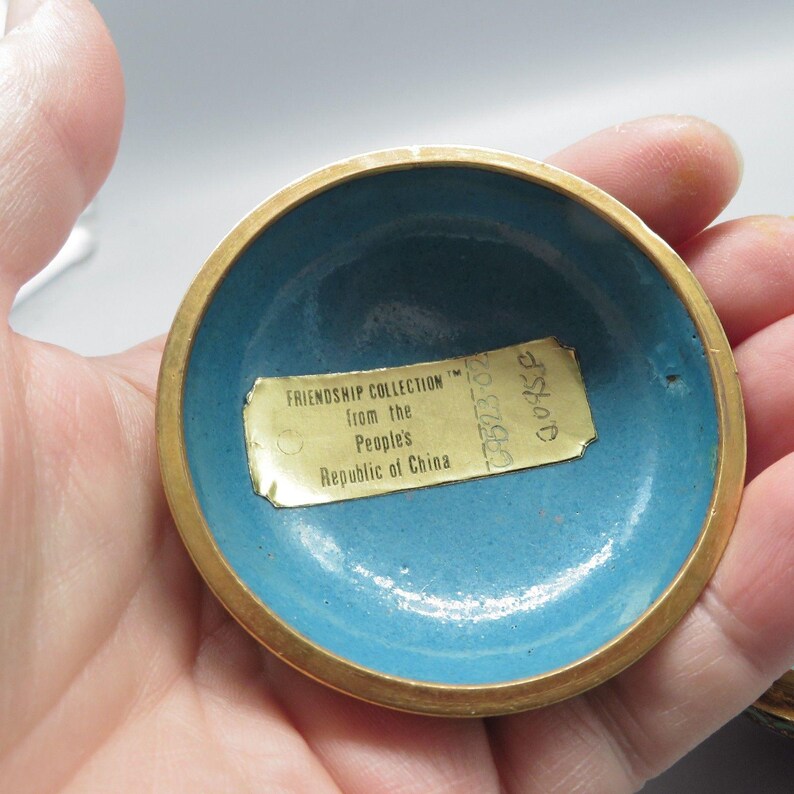 Vintage Chinese floral design cloisonne trinket box small 2.5" enamel brass image 4