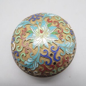 Vintage Chinese floral design cloisonne trinket box small 2.5" enamel brass image 3