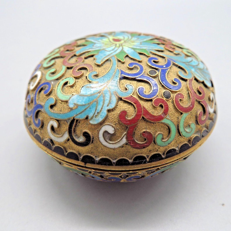 Vintage Chinese floral design cloisonne trinket box small 2.5" enamel brass image 1