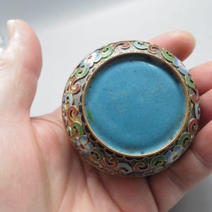 Vintage Chinese floral design cloisonne trinket box small 2.5" enamel brass image 6