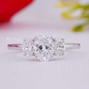 1.50 Karat D / VVS1 IGI zertifiziert / Verlobungsring mit drei Steinen / Labor gewachsener Diamantring im Ovalschliff / 18K Weißgoldring / Perfektes Geschenk für Frauen