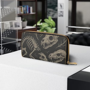 Cartera gótica con cremallera y diseño de esqueleto, accesorios espeluznantes, regalo de Halloween, almacenamiento único, estilo alternativo, moda vanguardista. imagen 5