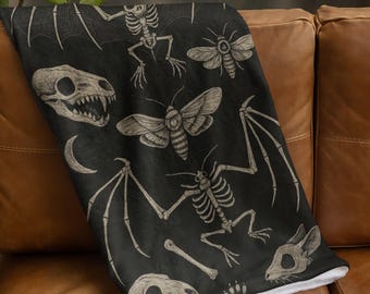 Gothic Velvet Plush Blanket: Cozy Halloween Throw, Rustic Boho Decor