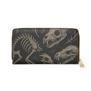 Cartera gótica con cremallera y diseño de esqueleto, accesorios espeluznantes, regalo de Halloween, almacenamiento único, estilo alternativo, moda vanguardista. imagen 3