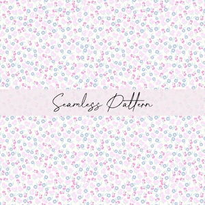 Może przedstawiać: Bezszwowy wzór kwiatowy z małymi różowymi i niebieskimi kwiatami na białym tle. Tekst "Seamless Pattern" jest napisany kursywą na wzorze.