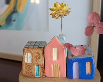 Medium ceramic house (M31-33)