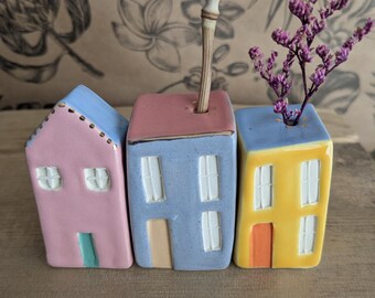 Medium ceramic house (M10-12)