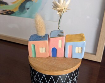 Medium ceramic house (M22-24)