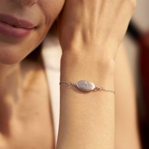 Classic Brushed Oval Photo Locket Bracelet, Custom Birthstone Charm Bracelet, Mother Grandmother Gift,  Anniversary Mothers Day Gift for Her