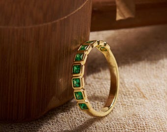 Custom Baguette Birthstone Stackable Ring, Minimalist Square Gemstone Band, Dainty Stacking Ring for Her, Minimalist Everyday Band