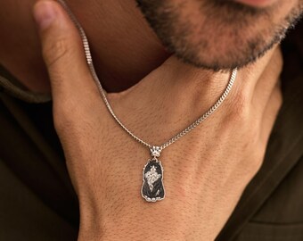 Custom Full Body Pet Portrait Necklace, Engraved Pet Memorial Jewelry, Dog Cat Necklace, Frosted Line Art Pendant, Christmas Gift for Her