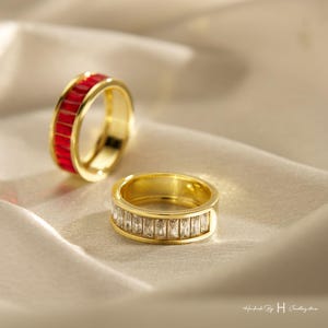 Anpassad Baguette-födelsestensring, Halv evighetsring med minimalistisk stapelbar design, julklapp till henne
