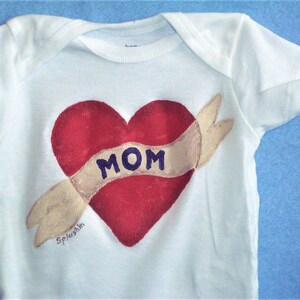 Tattoo Baby Bodysuit, Classic Mom Tattoo Baby Outfit, Tattoo Baby One Piece, Classic Heart Tatoo for Baby, Custom Wording Available