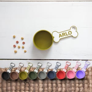 Personalised Dog Bone Kibble Scoop, 1 4 Cup Kibble Scoop and More Dog Measuring Scoop Sizes, Custom Dog Scoop, Kibble Scoop Tool with Hole