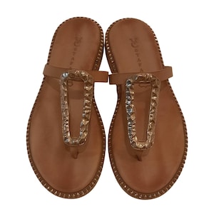 Handmade Natural Leather Sandals – Gold Geometric Embellishment & Toe Loop Design
