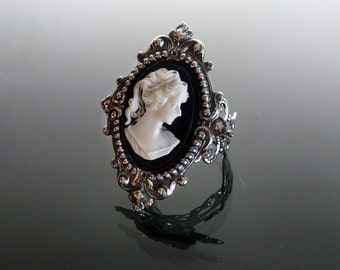 Victoriaanse gothic cameo ring Zwart & wit filigraan goth steampunk elegantie