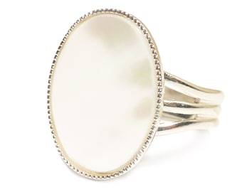 Mother of Pearl Gemstone Ring Semi Precious Creamy Nacre White Oval Adjustable 18 x 13 mm Silver Plated