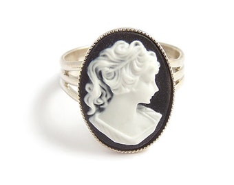 Victorian cameo ring Beautiful Black & white elegant silver ring - gothic goth Steampunk elegance