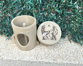 Umweltfreundlicher Hundekotbeutelspender-Halter für den Transport gebrauchter Kotbeutel. Kostenloser Ring und Ersatzbeutel, Labrador