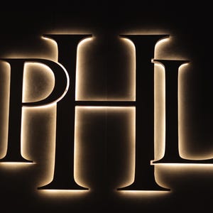 Letras de metal 3D / Letrero retroiluminado con LED / Letrero iluminado con halo / Letras de canal / Letrero comercial / Letrero retroiluminado personalizado