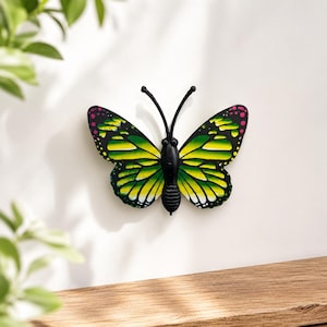 Butterfly Plant Magnet – Decorative Houseplant Accessory