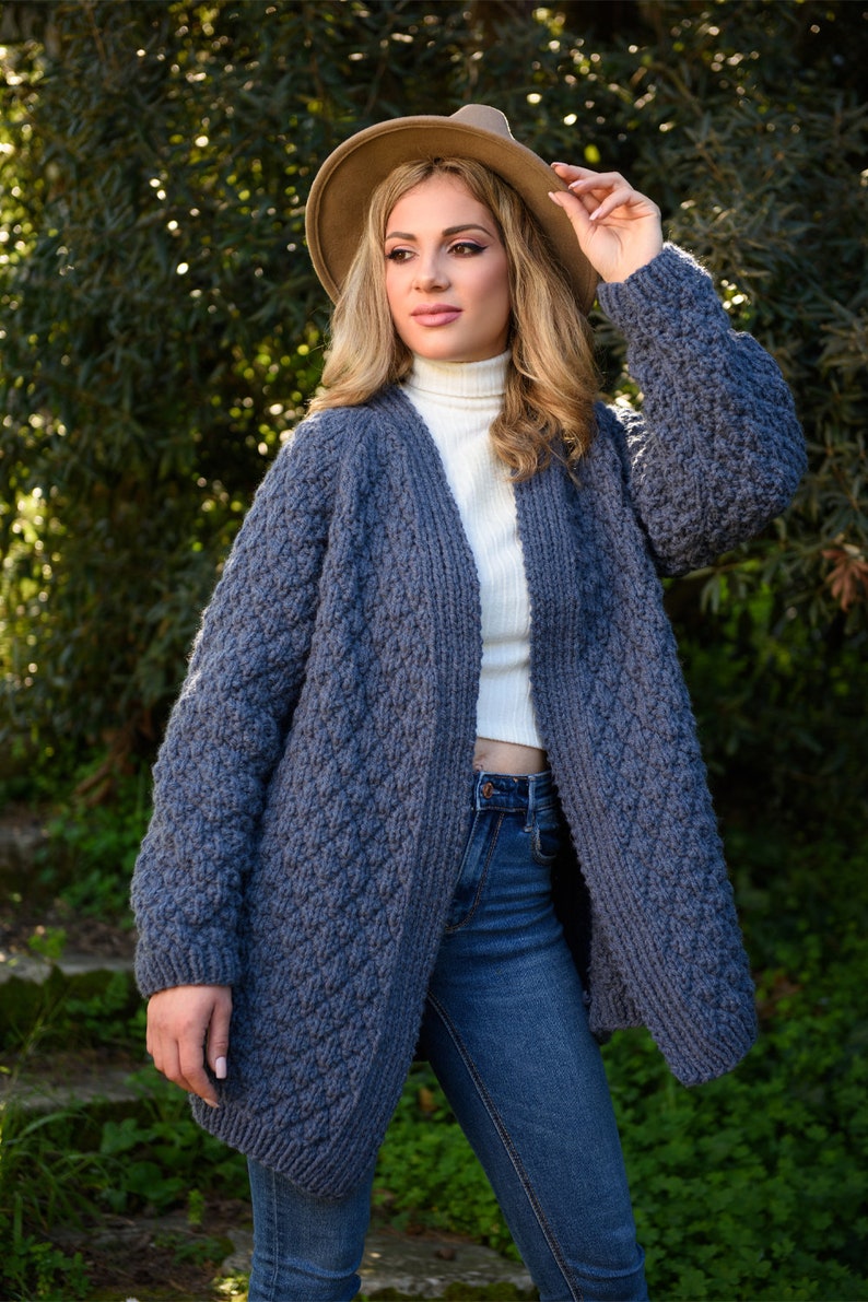 Claire's Blue Modern Cardigan Knitting Pattern / Outlander Patterns / Outlander / Outlander Knitting Patterns / Claire Cardigan Season 5 image 4