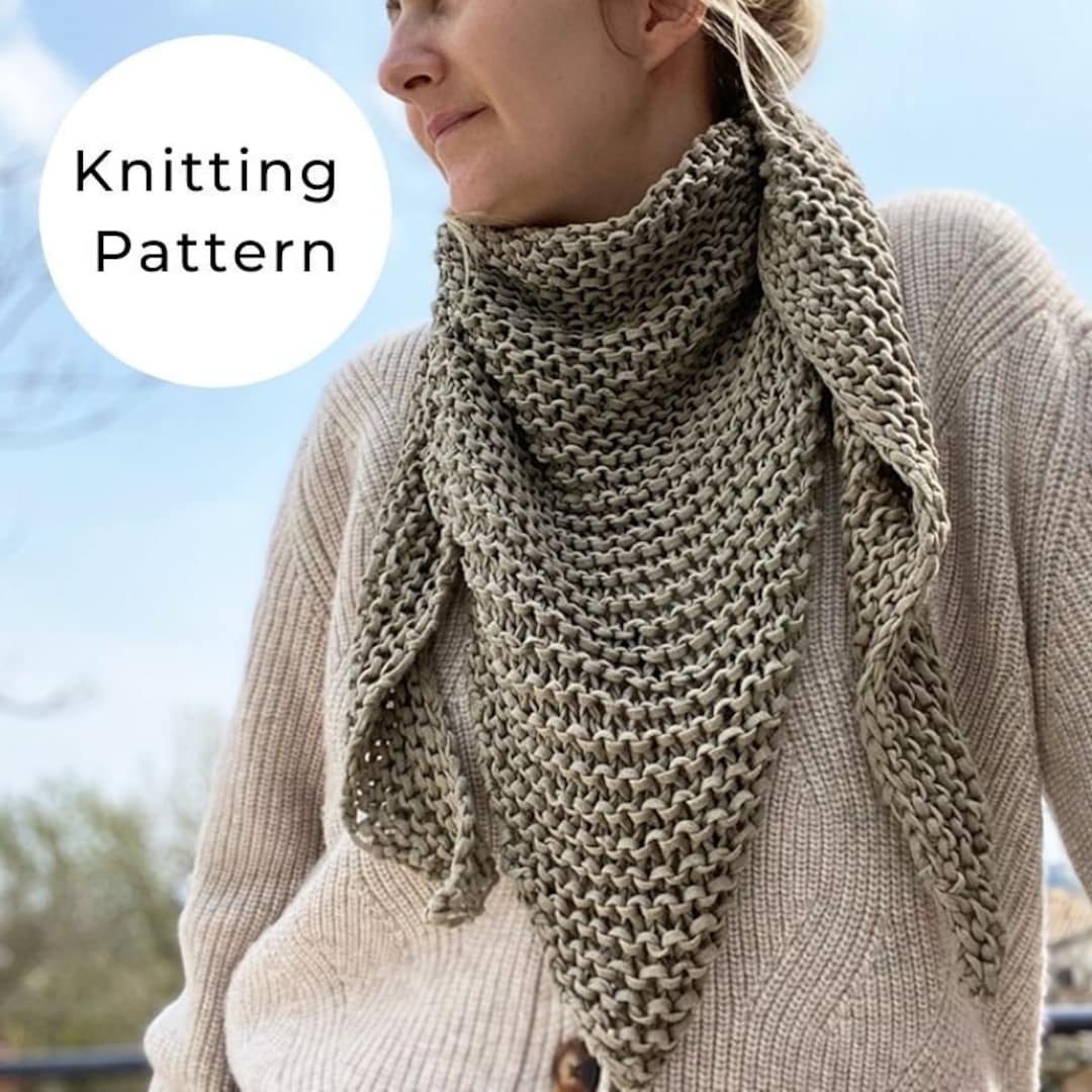 Women's Wool Knit Triangular Scarf