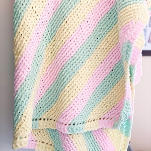 Corner To Corner Baby blanket pattern, baby blanket knitting pattern, baby knitting patterns, baby knits, Striped Baby Blanket, image 5