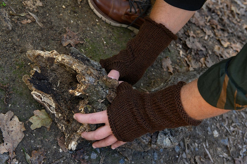 Men's fingerless gloves pattern / Knitting Pattern / Fingerless mittens pattern / men's knitting patterns / Outlander knits / gloves image 6