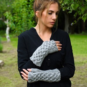 Celtic cable fingerless gloves pattern /Knitting Pattern / Fingerless mittens pattern / Outlander patterns / Cable knit / Outlander knits image 3