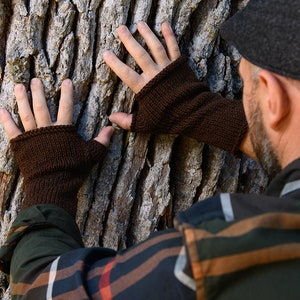 Men's fingerless gloves pattern / Knitting Pattern / Fingerless mittens pattern / men's knitting patterns / Outlander knits / gloves image 7