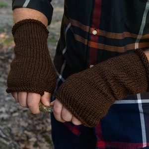 Men's fingerless gloves pattern / Knitting Pattern / Fingerless mittens pattern / men's knitting patterns / Outlander knits / gloves image 4