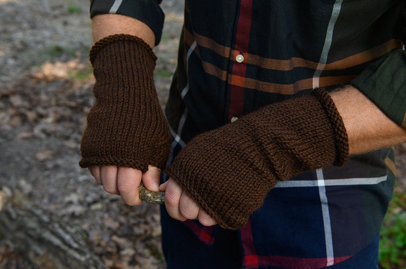 Men's fingerless gloves pattern / Knitting Pattern / Fingerless mittens pattern / men's knitting patterns / Outlander knits / gloves image 4