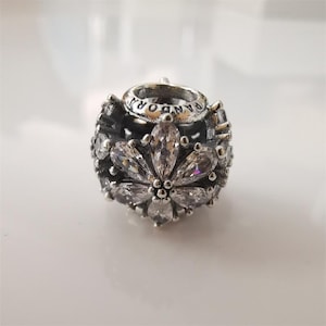 pandora sparkling snowflake double dangle charm