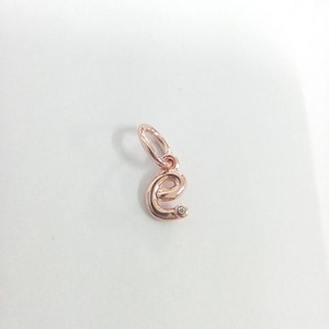 pandora momentos de oro rosa letra e script alfabeto kirjainkoru hela