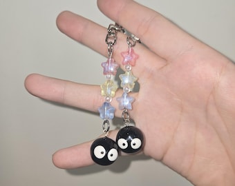 Llaveros de duendes de hollín hechos a mano en arcilla y acrílico / Inspirados en Studio Ghibli / El viaje de Chihiro / Mi vecino Totoro / Susuwatari