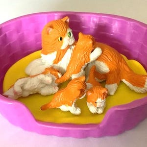 1994 Kitty in my Pocket #46 Blossom Tortioseshell family COMPLETE