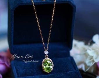 Baroque Green Gem Necklace: 18K Gold Plated Vintage Pendant