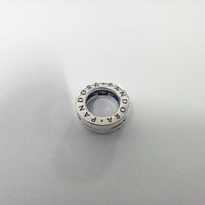 Pandora shine チャーム　クリップ Amazon.com: PANDORA Shining Path Charm, Sterling Silver