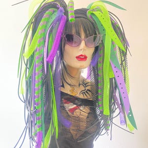 MissNeedles - Cabello de goma Cyberlox largo, morado y verde, unisex, estilo cyberpunk, gótico, industrial, listo para enviar