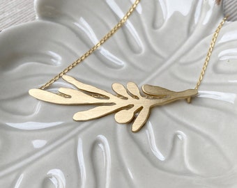 24k Gold Plated Olive Leaf Necklace: Elegant Botanical Jewelry