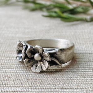 Sterling silver nature ring, Wildflower silver ring, Silver botanical ring, Nature inspired engagement ring image 1