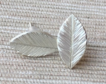 Blatt-Ohrstecker aus 925er Silber: Botanischer Schmuck