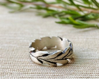 Anillo de plata de ley hecho a mano con banda de hojas: joyería botánica rústica