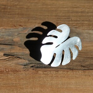 Monstera leaf maximalist silver ring for women, Tropical leaf silver ring, Plant lover gift, Etsy Pick image 3