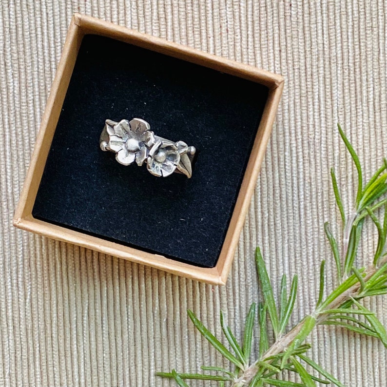 Sterling silver nature ring, Wildflower silver ring, Silver botanical ring, Nature inspired engagement ring image 4