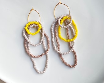 Yellow and beige seed bead earrings, Gold plated hoops with seed beads, Modern seed bead earrings for her, Mismatched earrings