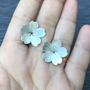 Cherry blossom flower silver earrings, Botanical jewelry, Silver sakura earrings, Gift for mother, Flower handmade jewelry