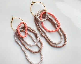 Coral and beige seed bead earrings, Gold plated hoops with seed beads, Modern seed bead earrings for her, Mismatched earrings