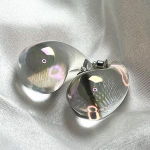 透明なウォータードロップスタッドピアス | チャンキーペアピアス
